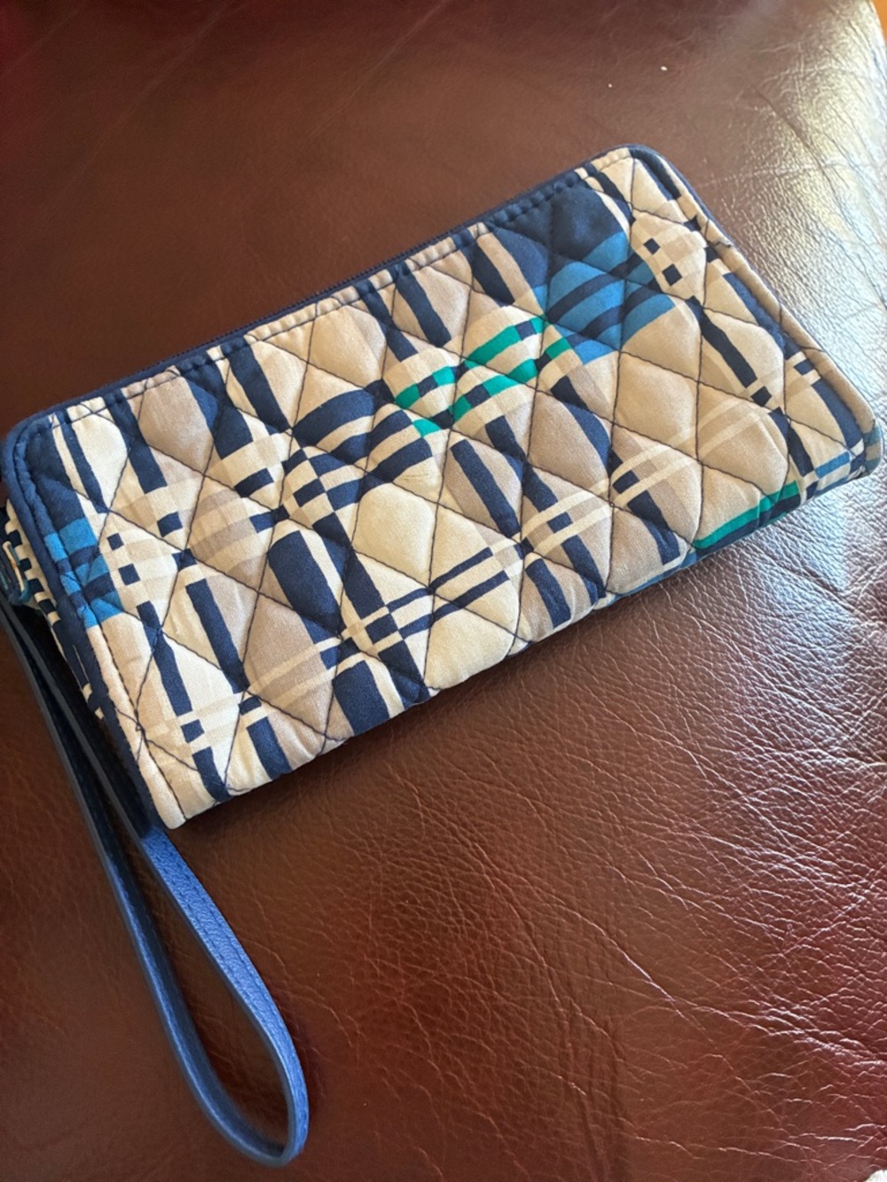 Vera Bradley - Bag/Wristlet/Wallets bundle (5 items) - Picture 10 of 15